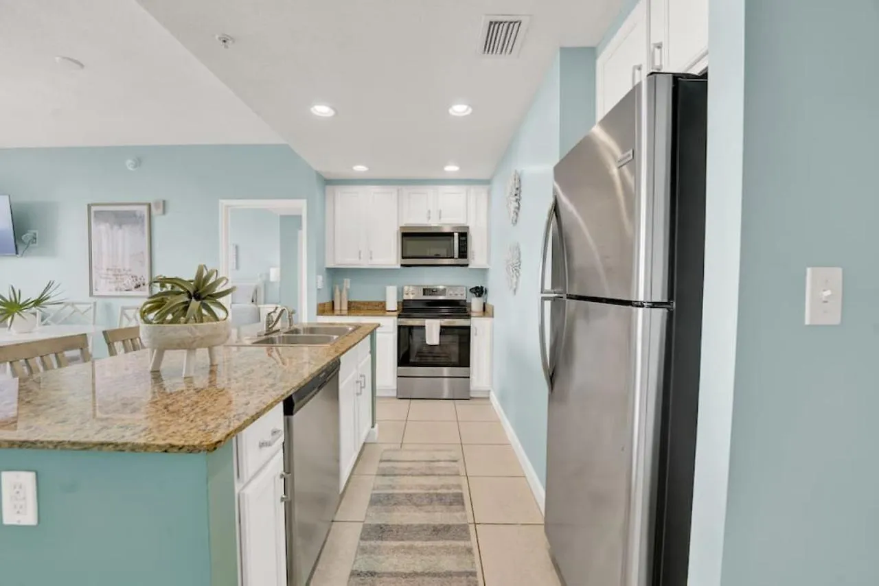 Sunny Shore Oasis Condo With Gulf Views, Pool And Hot Tub Panama City Beach Holiday home